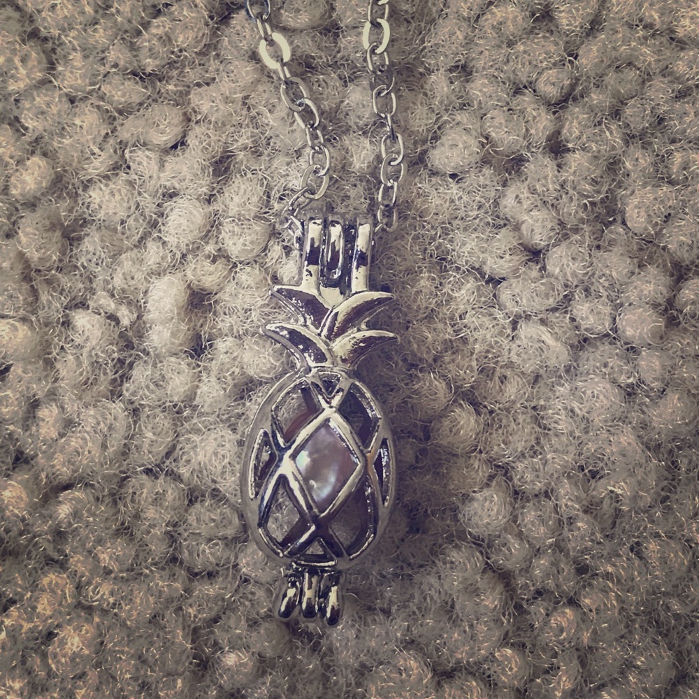 🍍Pineapple Necklace with Pink Pearl